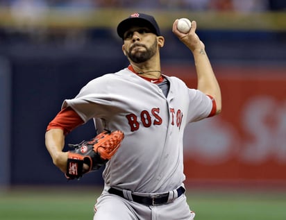 David Price no permitió carreras en ocho entradas. (AP)