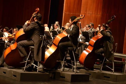 Invitados. El director Benjamín Juárez Echenique y el oboísta Gianfranco Bortolato, serán los solistas con la Camerata.