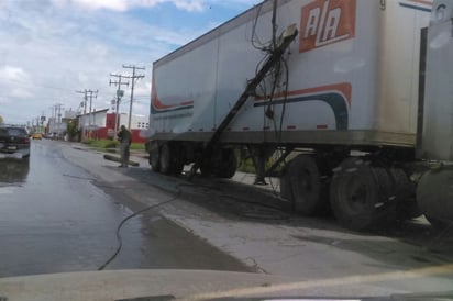 Se lleva cables de 'corbata'