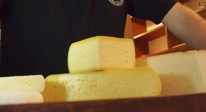 Este aumento mensual fue impulsado principalmente por los precios del queso y el aceite de palma, mientras que los del trigo, maíz y arroz experimentaban descensos. (ARCHIVO)