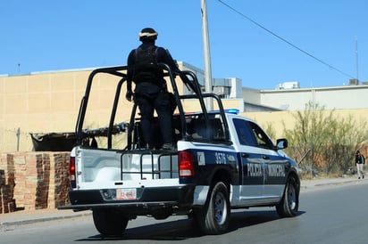 Asalto. Al lugar de los hechos, acudieron elementos de la policía municipal y de la policía estatal. (ARCHIVO)