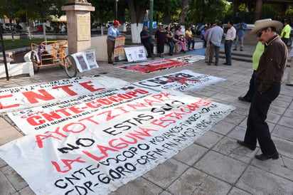 Durante el evento se ofreció un espectáculo con música de protesta, proyección de documentales y exposición de caricaturas políticas.  (EL SIGLO DE TORREÓN)