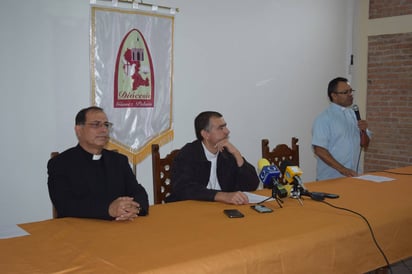 Caminata. La Diócesis de Gómez Palacio organiza dicha actividad. (EL SIGLO DE TORREÓN)