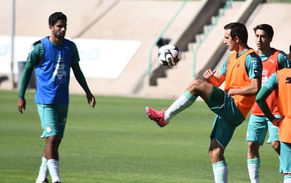 Los Guerreros del Santos Laguna entrenaron ayer de cara a su partido del sábado en Pachuca. (Jesús Galindo) 