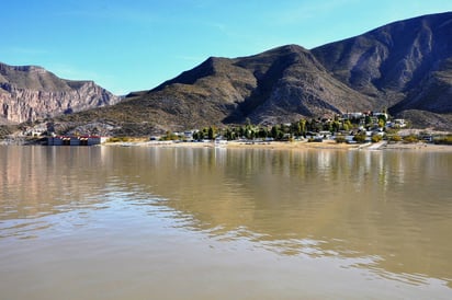 Limpieza. Se estableció mantener limpios los espacios que rodean al área natural protegida del Cañón de Fernández. (ARCHIVO)