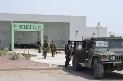 Personal de la Fiscalía del Estado tomó conocimiento del hallazgo de los cadáveres en el interior de una vivienda ubicada en la colonia Rinconada, en el Parque Industrial Lagunero. (ARCHIVO)

