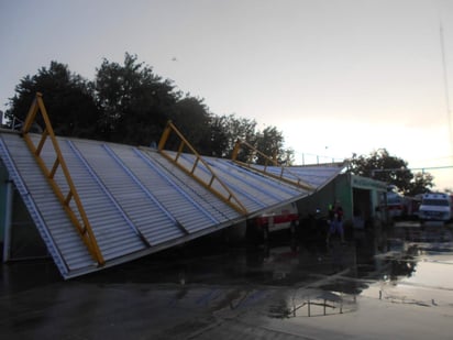 Según se informó fue cerca de las tres de la tarde que primero se presentó un fuerte viento y luego una ligera lluvia que permaneció por pocos minutos. (EL SIGLO DE TORREÓN)