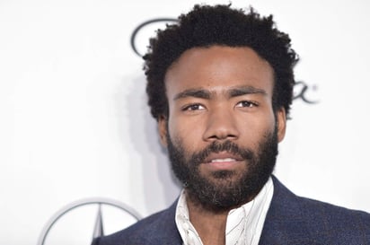 Glover, conocido por su participación en las series 'Community' y 'Atlanta', se unirá al reparto del filme en el que ya figuraba Alden Ehrenreich, el actor elegido para el codiciado papel de Han Solo. (ARCHIVO)