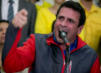 Todas las manifestaciones convocadas para protestar por la suspensión del proceso para organizar un referéndum contra el presidente Nicolás Maduro siguen vigentes, incluyendo la llamada “toma de Venezuela”, recalcó Capriles. (ARCHIVO)