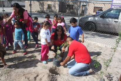 Educación. Trabajan con escolares para inculcar el cuidado del Medio Ambiente.
(EL SIGLO DE TORREÓN)