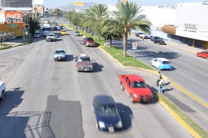 El límite de velocidad en la ciudad es de 60 kilómetros por hora y en los sectores identificados como Zona 30, son precisamente los 30 kilómetros por hora. (ARCHIVO)