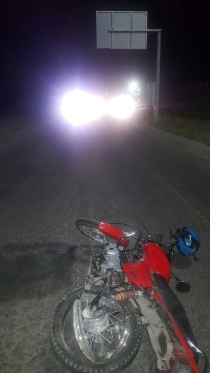 La mujer perdió la vida, en tanto que el motociclista resultó lesionado. (EL SIGLO DE TORREÓN)