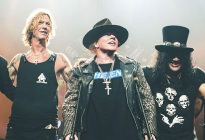 Axl Rose paró el concierto diciendo '¿Qué demonios fue eso?'. (INTERNET)