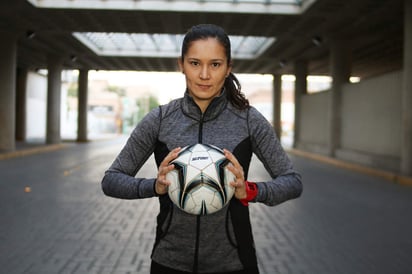 Desirée es futbolista profesional. Ha participado en torneos internacionales representando a la Selección mexicana. (FOTOGRAFÍAS: MICHEL MORÁN)