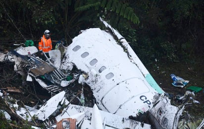 'Los protocolos de seguridad aeronáutica plantean que una aeronave debe tener suficiente combustible para llegar a su destino, pero también, para experimentar una espera eventual y, además, para ir a aeródromos alternos, en caso de presentarse una emergencia', declaró a Efe un directivo de la Aeronáutica Civil de Colombia.
