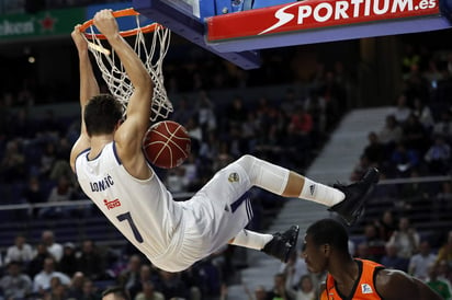 Gustavo Ayón y el Real Madrid lograron una fácil victoria  92-76 sobre el Fuenlabrada de Francisco Cruz. (EFE)