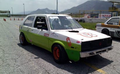 Los espectadores podrán disfrutar de la adrenalina y emoción en pista con las diferentes categorías: GT, GT2, Súper Turismo, V8 Sport, Volks Sport del CARS México. (ARCHIVO)