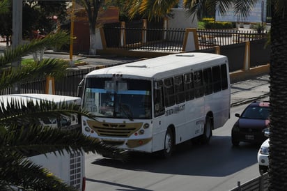 Captura. A bordo de autobús de pasajeros detienen a sujeto. (ARCHIVO)