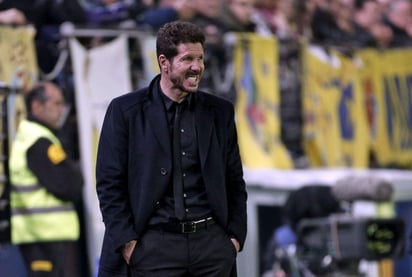 El Atlético de Madrid de Diego Simeone cayó 3-0 ante Villarreal y está en sexto lugar de la clasificación. (EFE)