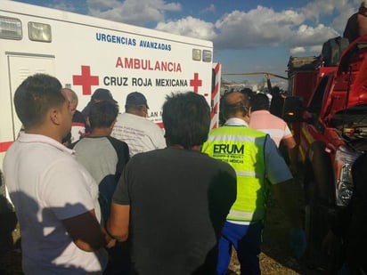 Paramédicos de la Cruz Roja acudieron al lugar de los hechos. (NOTIMEX)