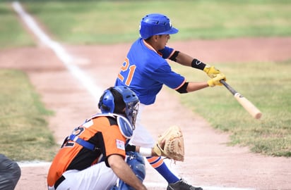 Los Sandilleros de Tlahualilo y el Ayuntamiento de Ciudad Lerdo protagonizaron el primer juego de la temporada en la Liga Mayor y esta tarde se vuelven a enfrentar, pero con la consigna de ganar o ser eliminados. (Archivo)