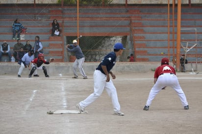 La categoría es libre, es decir, sin restricciones de edad, mientras que el pitcheo es de gran calidad. (EL SIGLO DE TORREÓN)