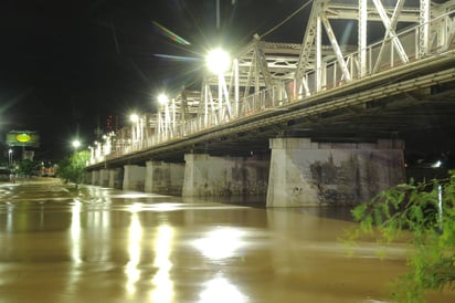 Identidad. El puente es un símbolo de la unión entre los laguneros y una imagen emblemática que ha traspasado generaciones. (EL SIGLO DE TORREÓN)