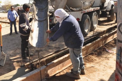 Supervisan. Revisan pavimentación del circuito Santa Ana de la colonia San Isidro.