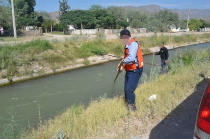 Fallece. En un canal con poca agua fue localizado el cuerpo de un hombre de 70 años, por el ejido La Goma.