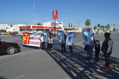 Protesta. Se movilizaron sobre el bulevar Independencia. (ANGÉLICA SANDOVAL)