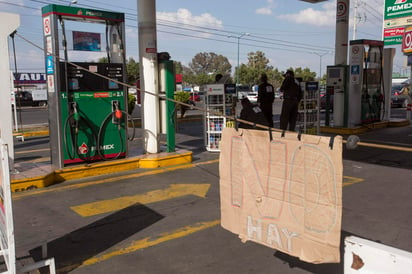 Hay 180 estaciones de servicio cerradas por desabasto, inviabilidad económica o que han sido tomadas en protestas. (ARCHIVO)