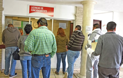 Respuesta. Una afluencia considerable se registra para realizar el trámite para el refrendo de licencias de funcionamiento.