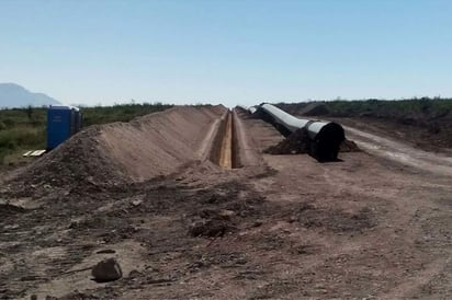 Pasa.Así luce la instalación del ducto por el ejido Vicente Suárez en Lerdo. Irá a un metro 20 centímetros bajo la tierra. (EL SIGLO DE TORREÓN)