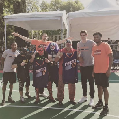 Luchadores como Averno y Murder Clown participaron en el evento. (Cortesía Suns)