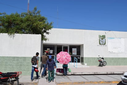 Servicio. La clínica está rebasada en su capacidad de atención y hay quejas por mal servicio. (MARY VÁZQUEZ)