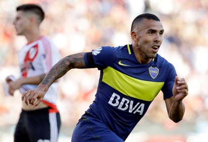 El argentino Carlos Tévez llegó al Shenhua de Shanghai por 11 millones de dólares. (AP)