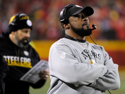 Mike Tomlin, coach de los Steelers, dijo que habrá un castigo para Antonio Brown. (AP)