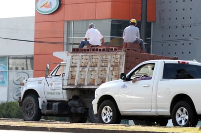 Medidas. El gobernador dijo que además, anunciará medidas adicionales a las aplicadas como el ahorro en el gasto de combustible.