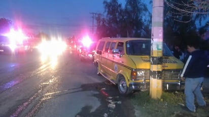 El sujeto robó un vehículo de transporte escolar y terminó impactándo la unidad. (EL SIGLO DE TORREÓN) 