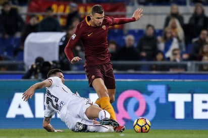 La Roma llegó a 47 puntos y le pisa los talones a la Juventus. (EFE)