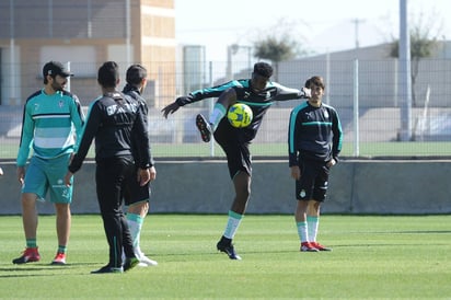 Djaniny Tavares durante el entrenamiento de ayer en el TSM Cierran preparación para recibir a Coras FC