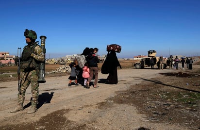 Líderes políticos y militares iraquíes anunciaron la 'liberación total' de la parte este de la ciudad de Mosul, que se encontraba en manos del Estado Islámico. (AP)