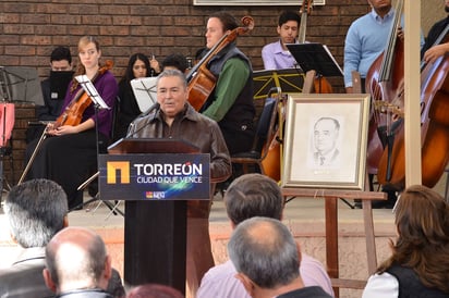 Remembranza. Víctor Moreno Medina, hijo de Pablo C. Moreno, acudió a la reinauguración del centro cultural que lleva el nombre de su padre. (FERNANDO COMPEÁN)