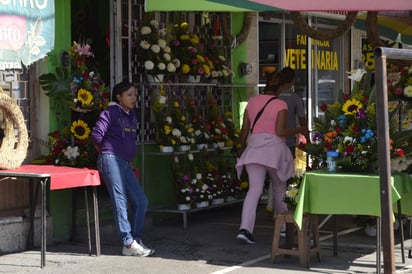 Giros. Son pocos los giros de comercio establecido los que están relacionados con la fecha. (EL SIGLO DE TORREÓN)