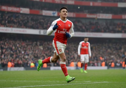 Alexis Sánchez anotó los dos goles del Arsenal en la victoria del sábado contra Hull City. (AP)
