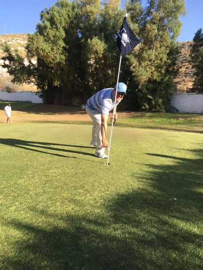 El golfista gomezpalatino, se mostró contento por el gran logro en el club donde regularmente juega. 