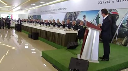 Peña Nieto encabezó una comida con motivo del Día del Ejército Mexicano. (ESPECIAL)