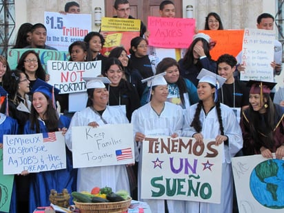 En el documento del Departamento de Seguridad Nacional se especifica que estos jóvenes indocumentados 'no' se verán afectados por las nueves órdenes de la agencia federal. (ARCHIVO)