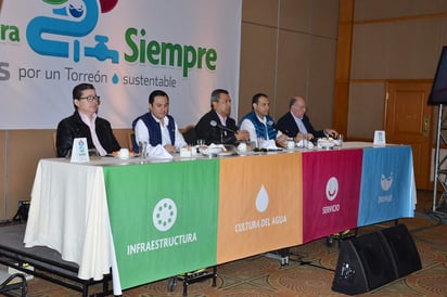 Esta mañana se presentó la campaña 'Agua para Siempre'. (FERNANDO COMPEÁN)