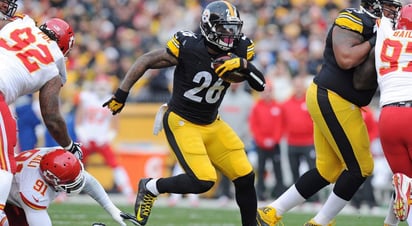 Le’Veon Bell se lesionó frente a Nueva Inglaterra. (Archivo)